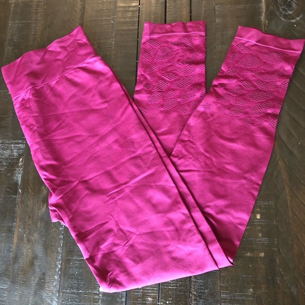Seamless Maternity Leggings with Laser Cutout Detail